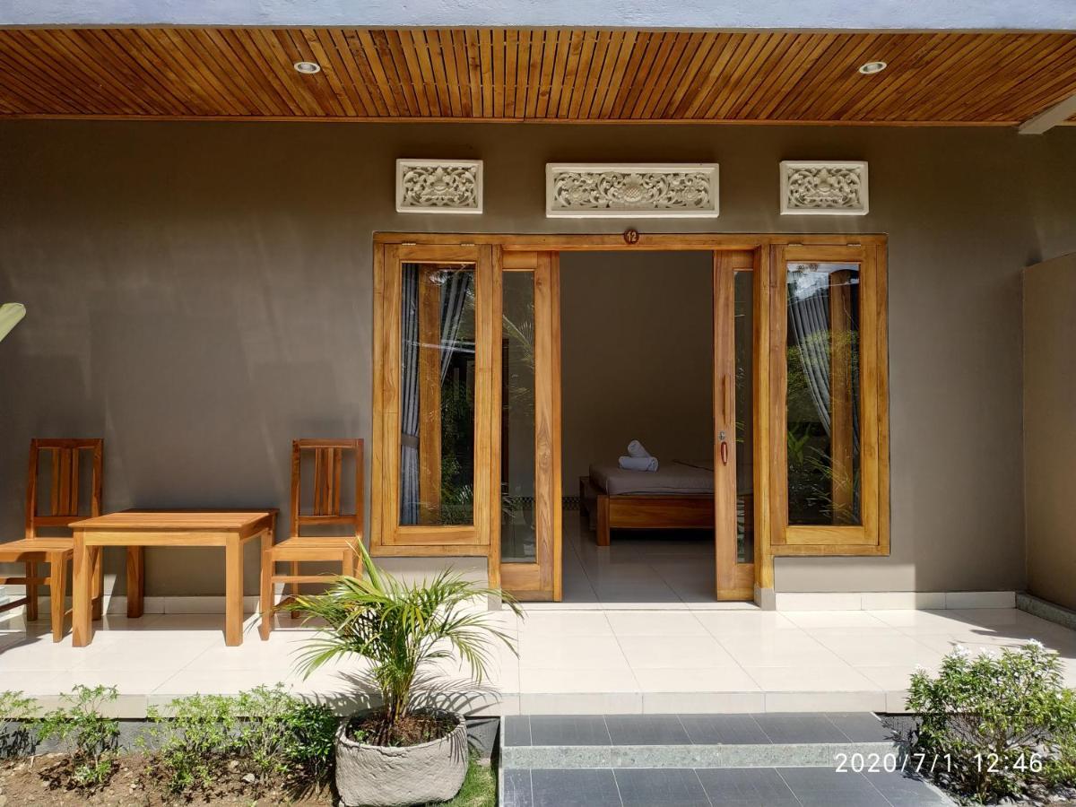 Harris Surf Villa Pulukan Exterior photo