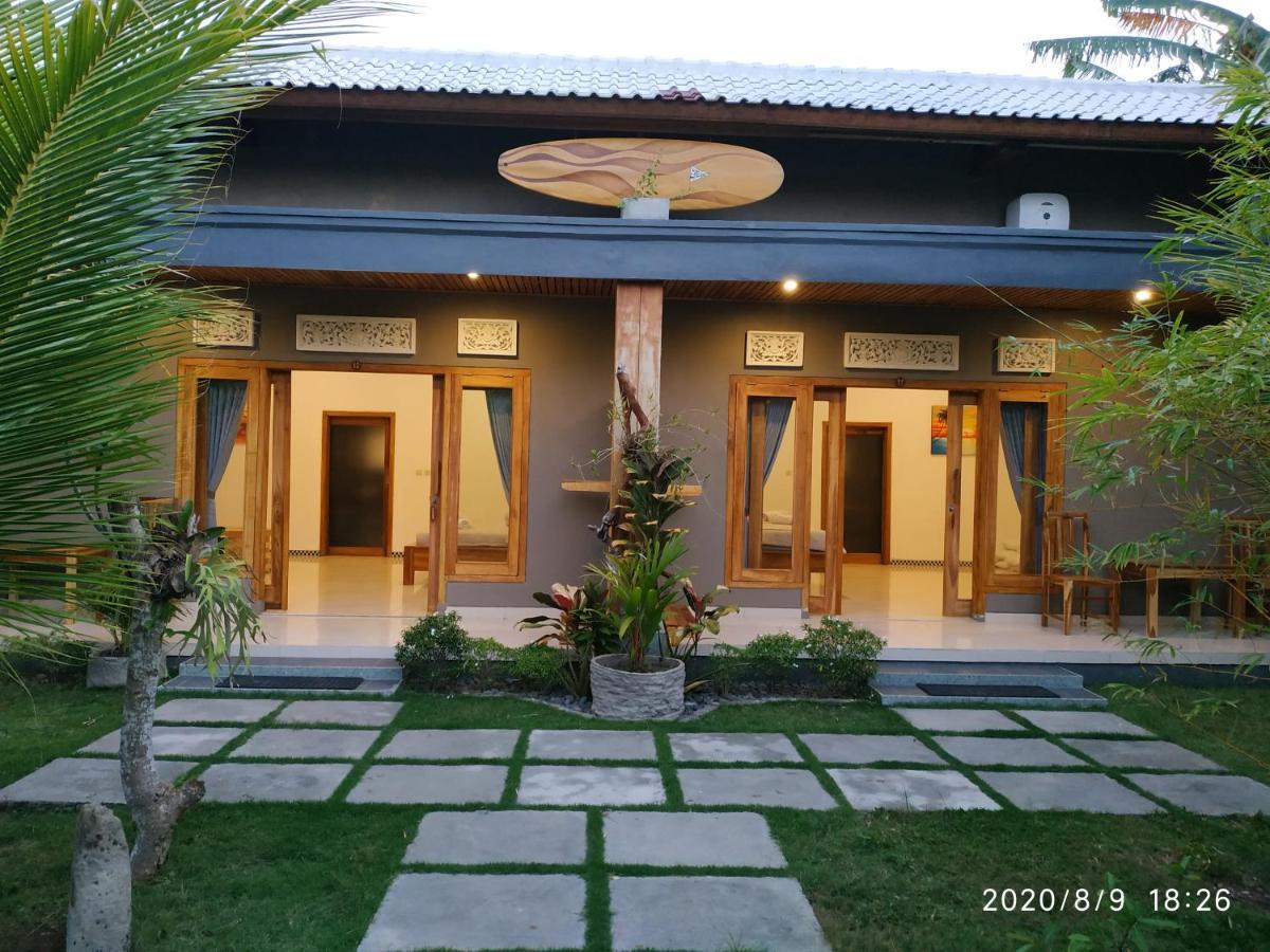 Harris Surf Villa Pulukan Exterior photo