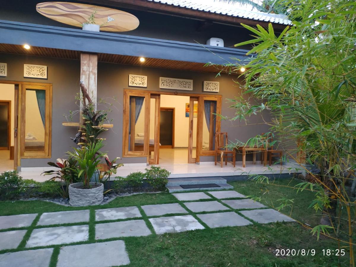 Harris Surf Villa Pulukan Exterior photo