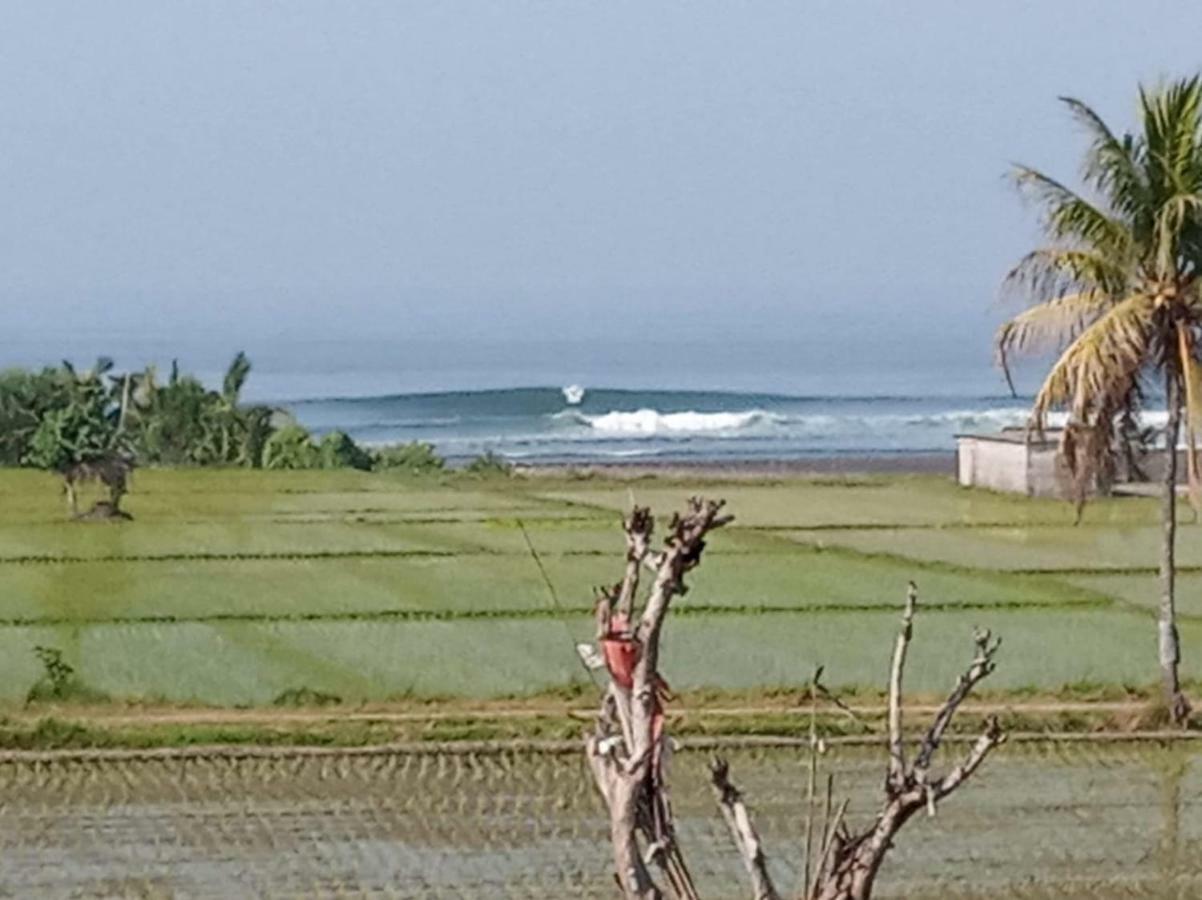 Harris Surf Villa Pulukan Exterior photo
