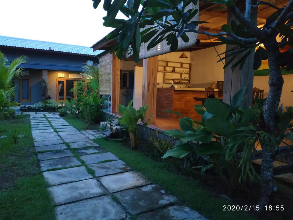 Harris Surf Villa Pulukan Exterior photo